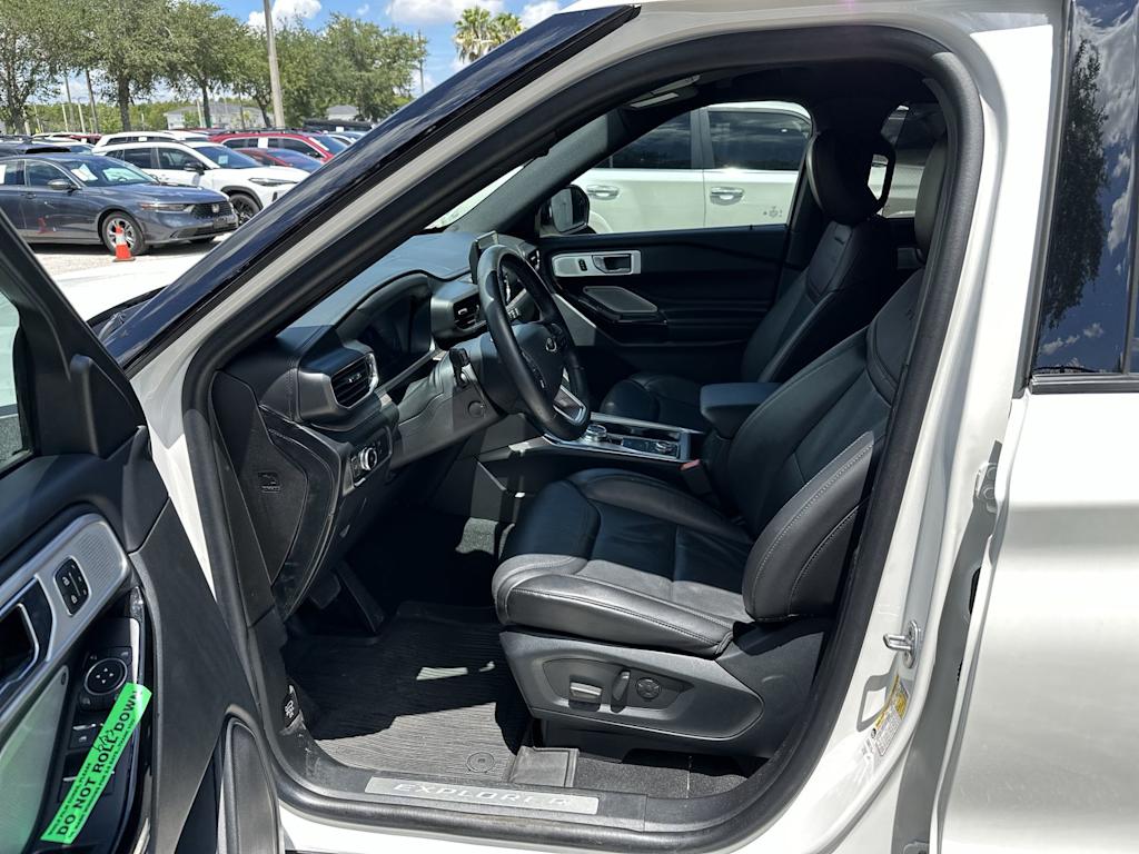 Thumbnail: 2022 Ford Explorer - 8