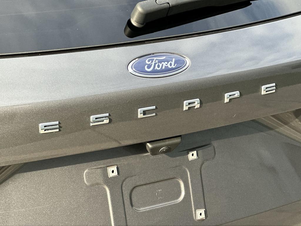 Thumbnail: 2022 Ford Escape - 23