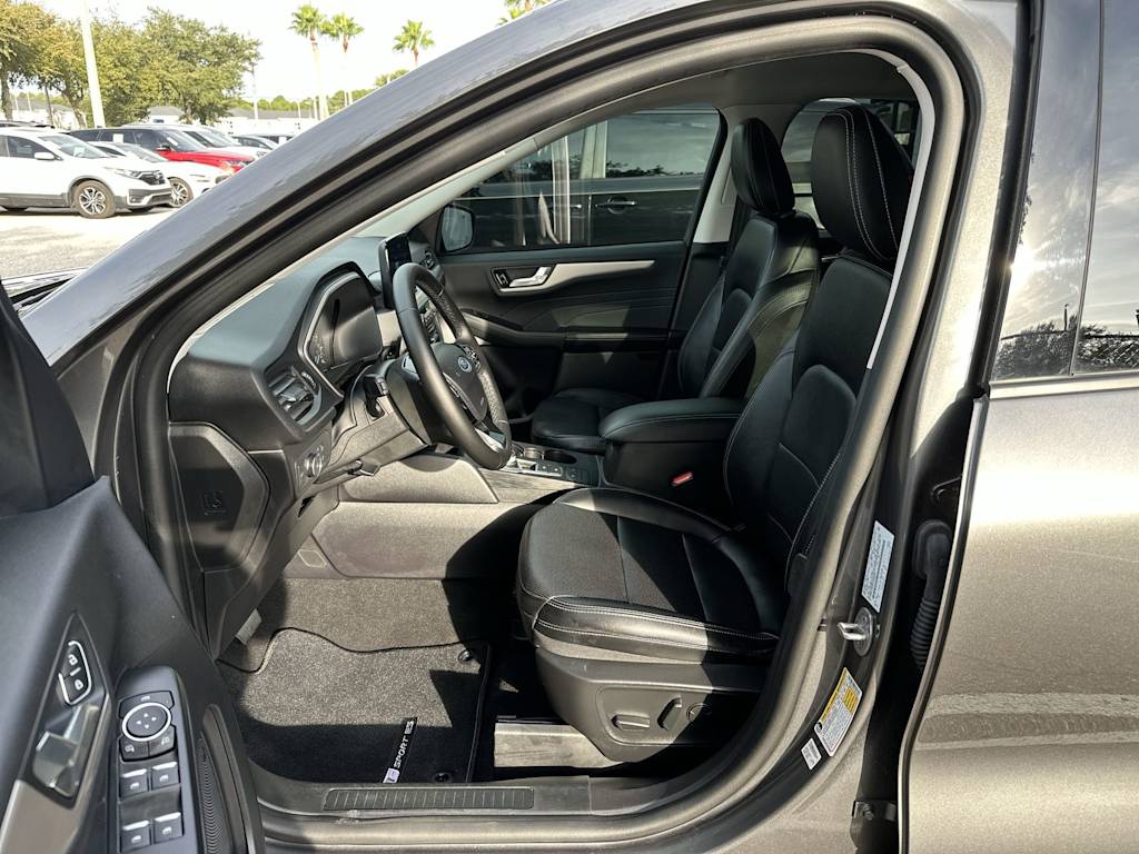 Thumbnail: 2022 Ford Escape - 19