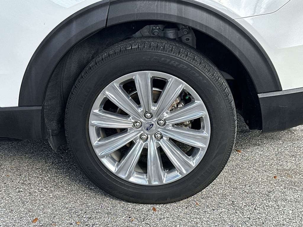 Thumbnail: 2020 Ford Explorer - 8