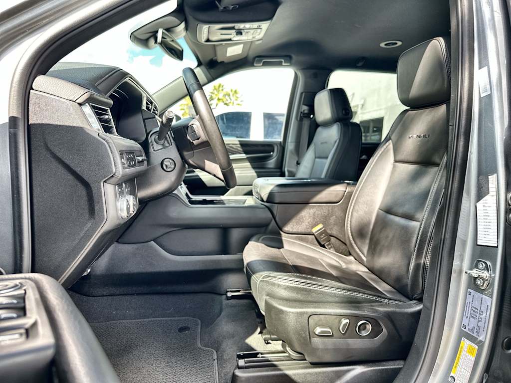 Thumbnail: 2024 GMC Yukon XL - 12