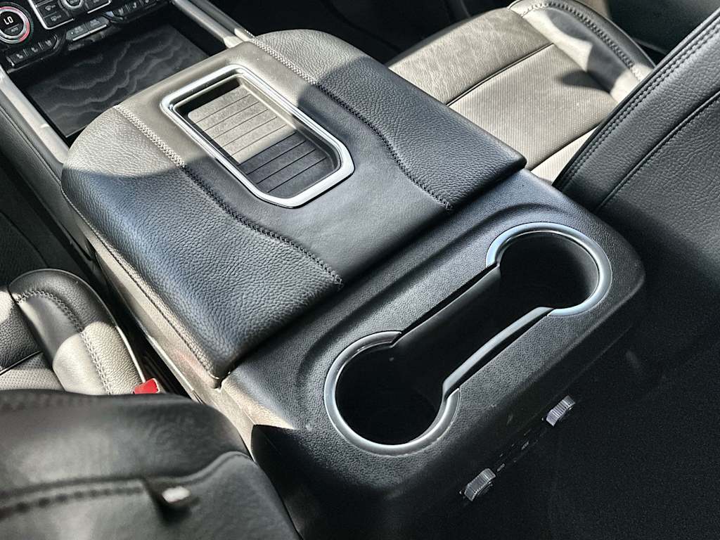 Thumbnail: 2024 GMC Yukon XL - 21