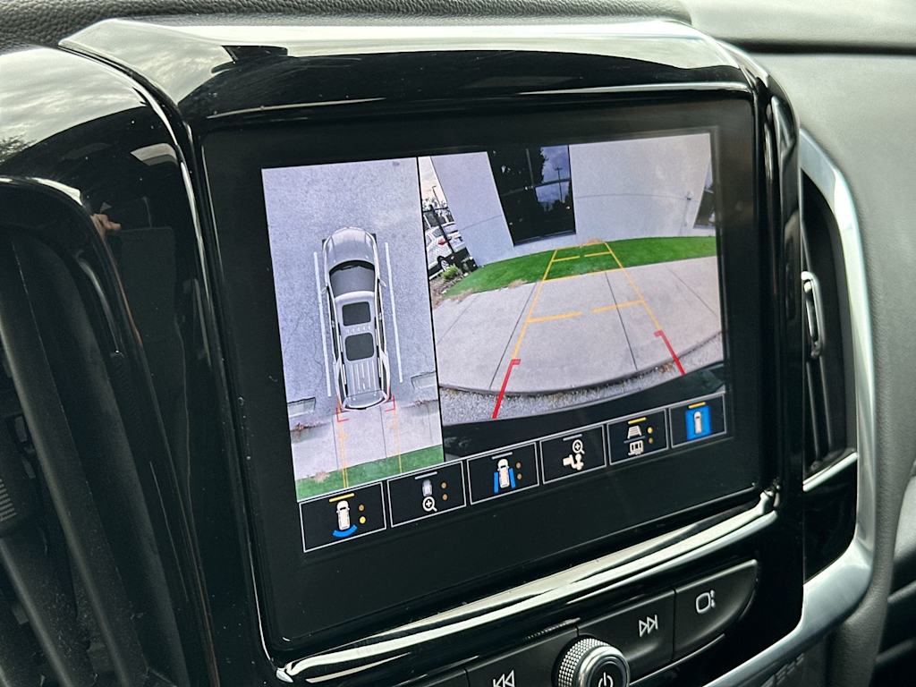 Thumbnail: 2023 Chevrolet Traverse - 13