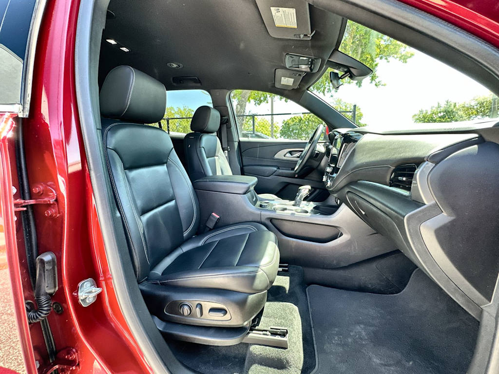 Thumbnail: 2023 Chevrolet Traverse - 21