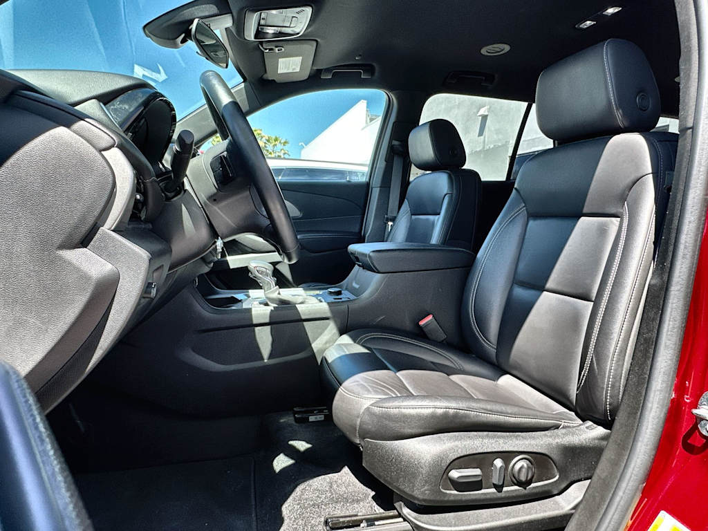 Thumbnail: 2023 Chevrolet Traverse - 11