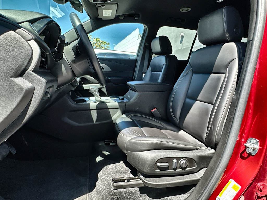 Thumbnail: 2023 Chevrolet Traverse - 10