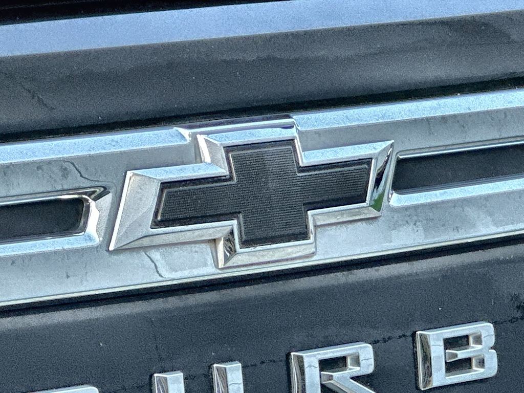 Thumbnail: 2023 Chevrolet Suburban - 25