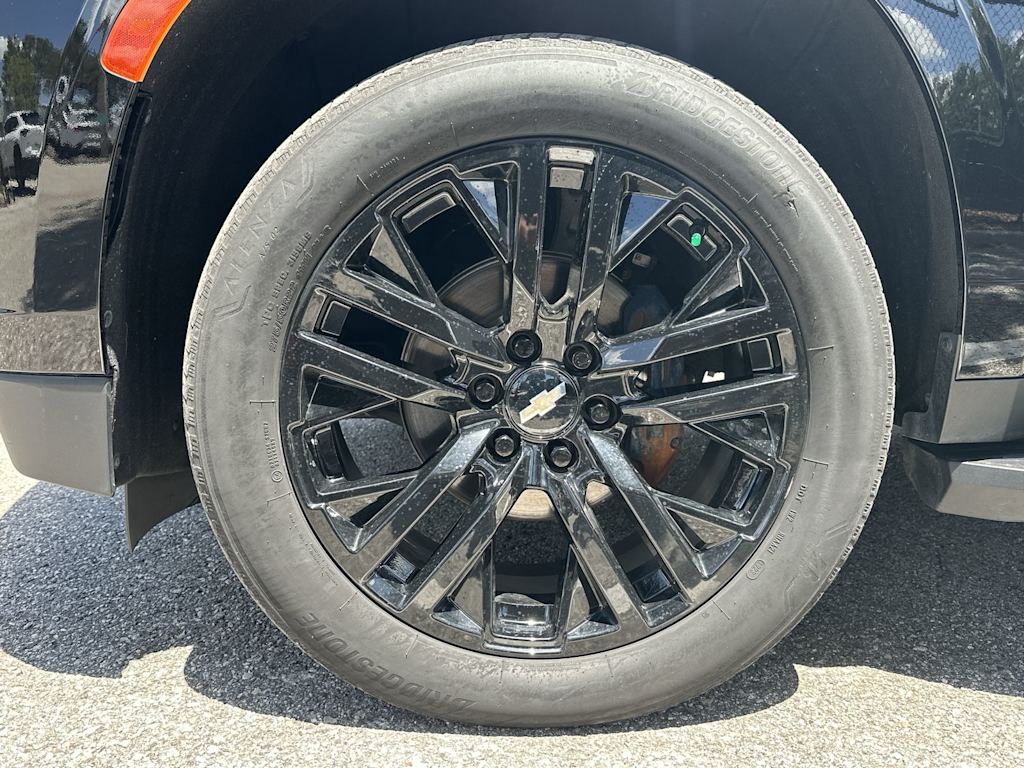 Thumbnail: 2023 Chevrolet Tahoe - 5