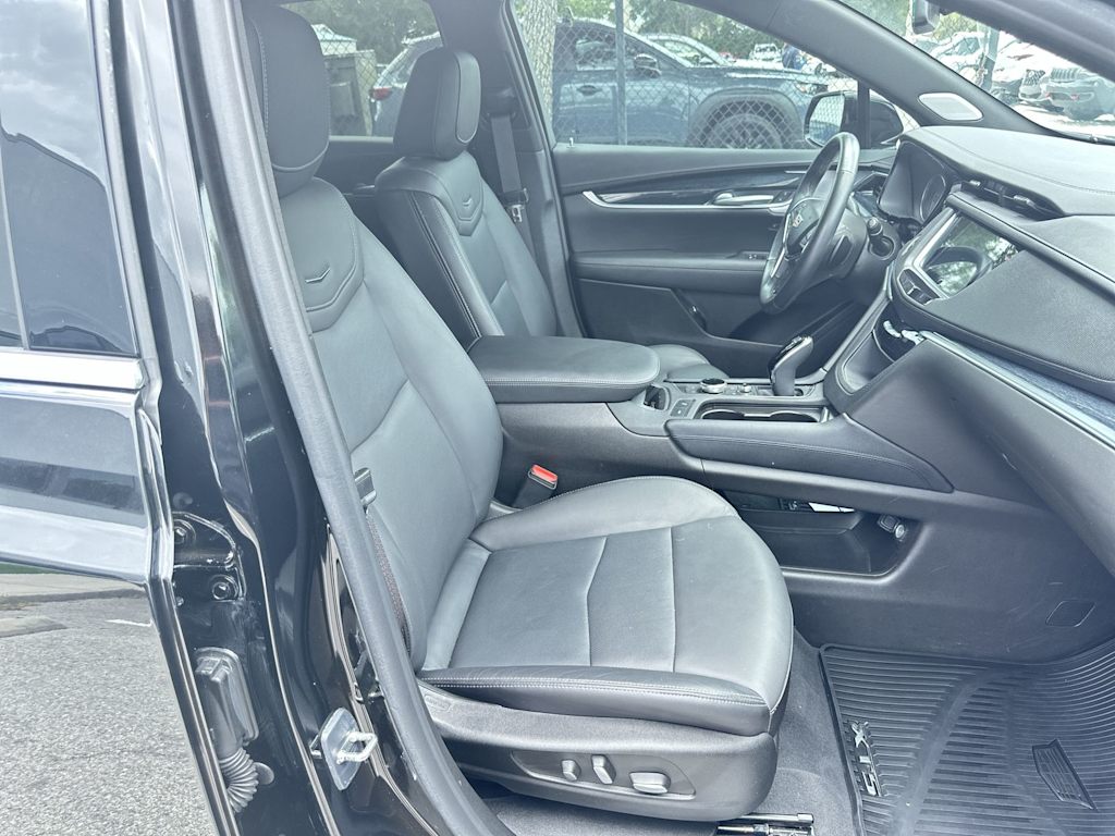 Thumbnail: 2024 Cadillac XT5 - 20