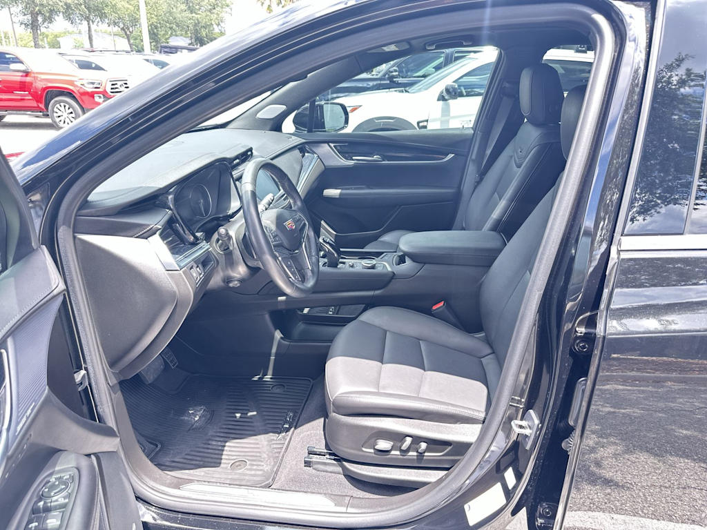 Thumbnail: 2024 Cadillac XT5 - 10
