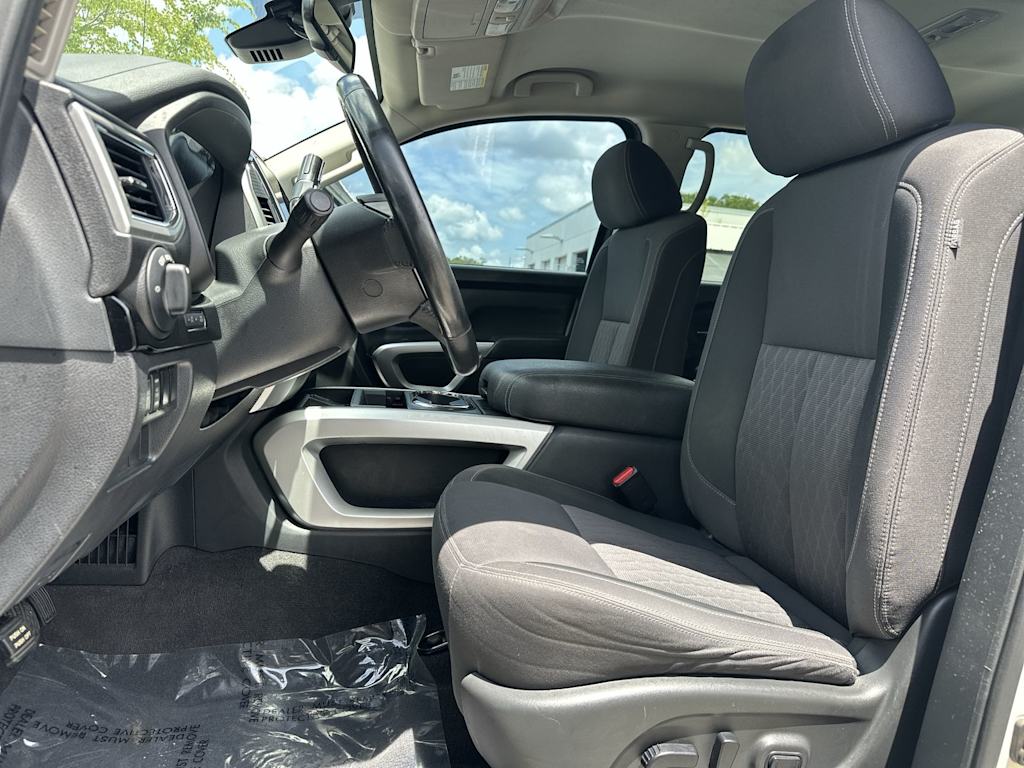 Thumbnail: 2021 Nissan Titan - 10