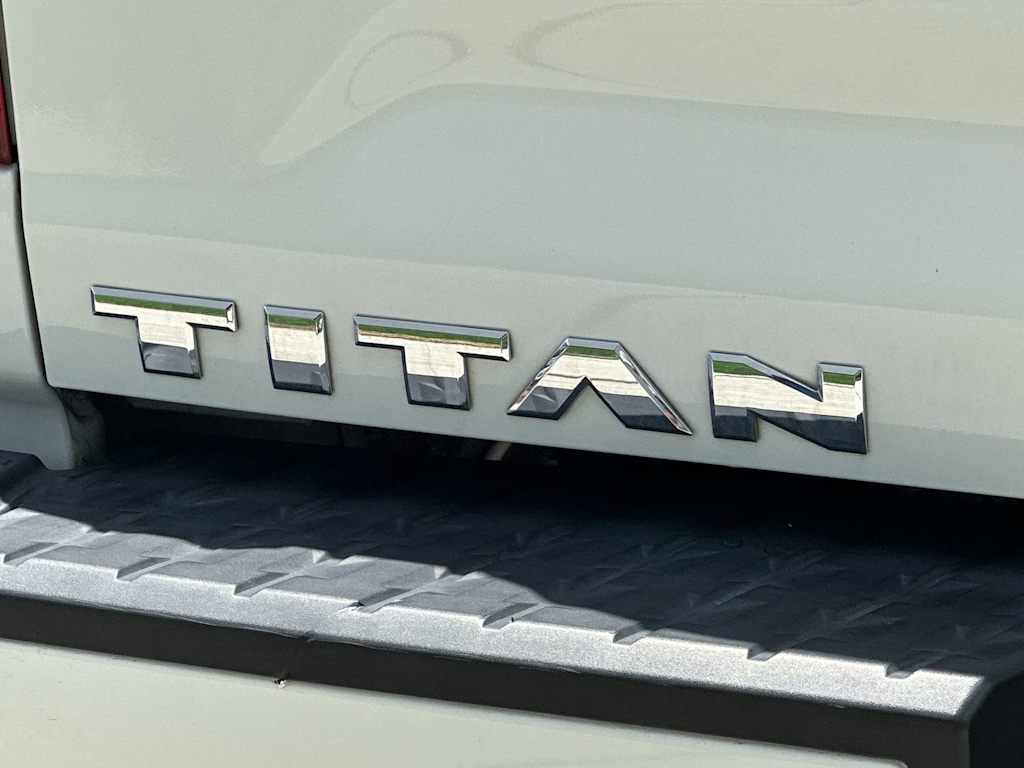 Thumbnail: 2021 Nissan Titan - 7