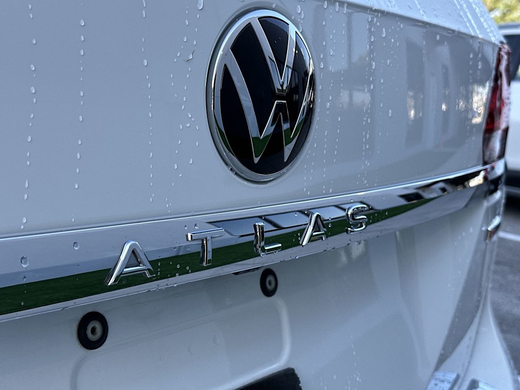 Thumbnail: 2021 Volkswagen Atlas - 24