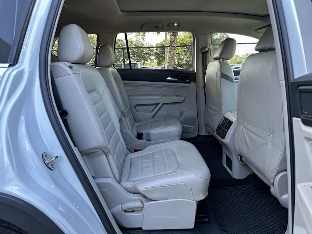 Thumbnail: 2021 Volkswagen Atlas - 26