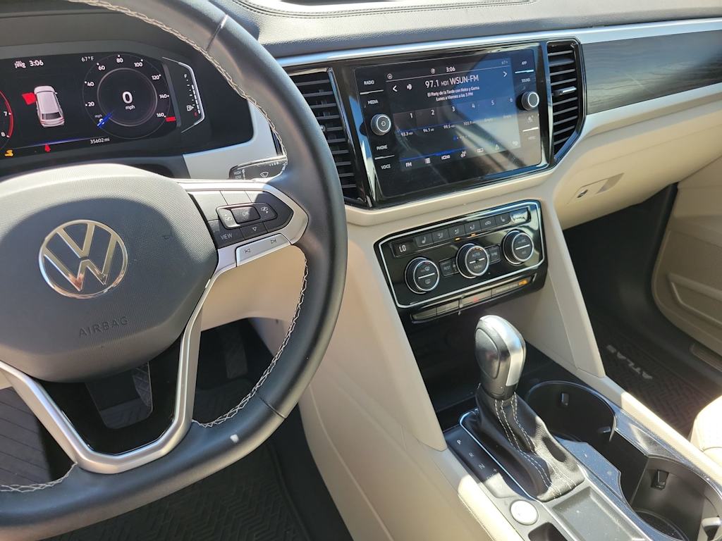 2023 Volkswagen Atlas SE 23