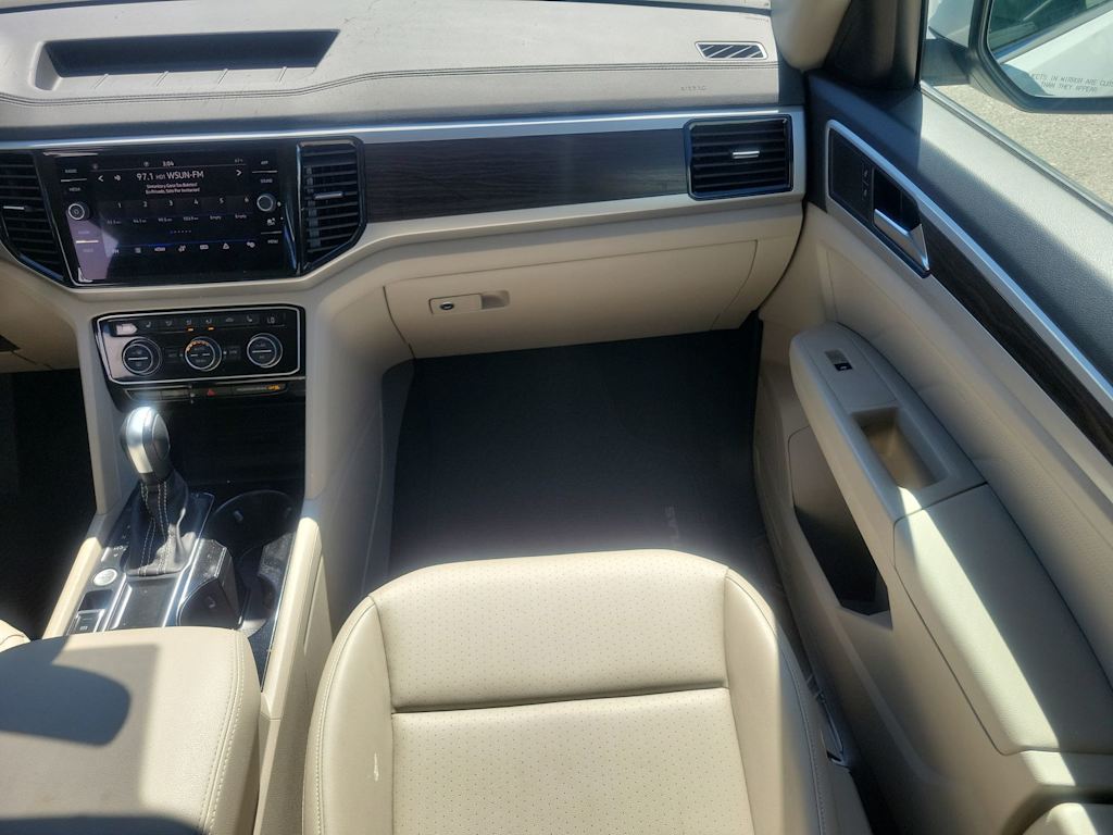 2023 Volkswagen Atlas SE 8