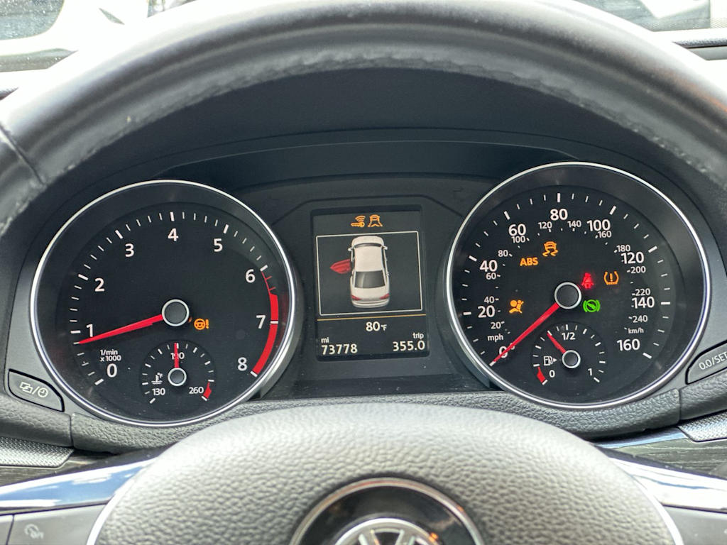 Thumbnail: 2018 Volkswagen Passat - 15