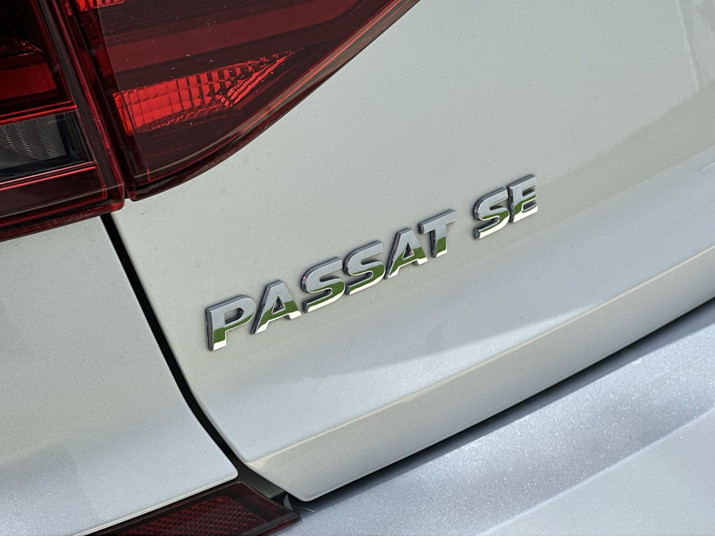 Thumbnail: 2018 Volkswagen Passat - 7