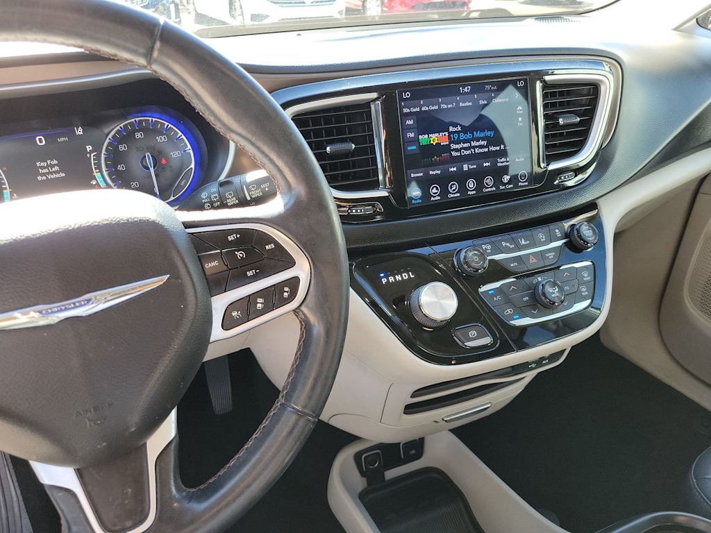 2018 Chrysler Pacifica Touring L 23