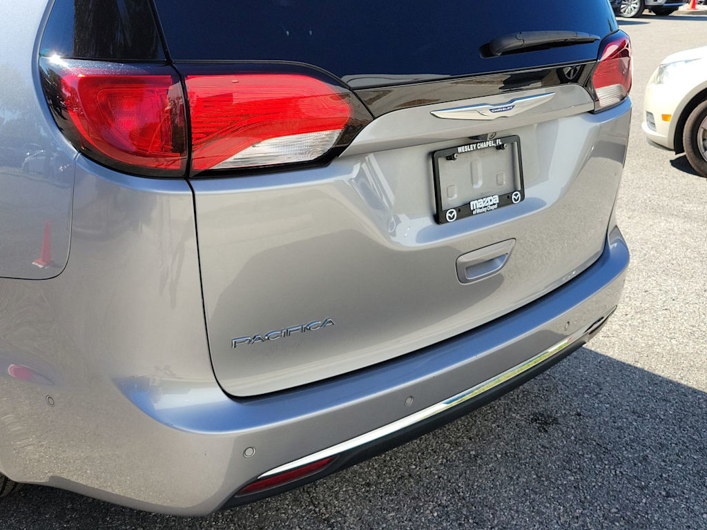 2018 Chrysler Pacifica Touring L 17