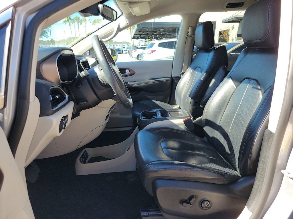 2018 Chrysler Pacifica Touring L 10