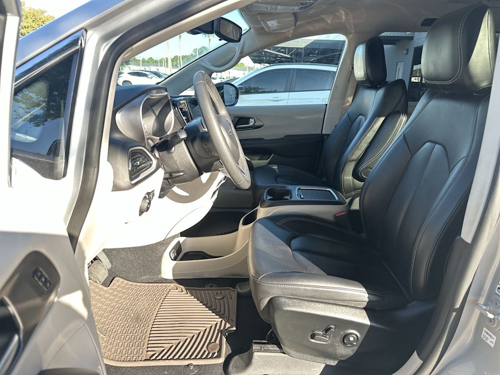 Thumbnail: 2024 Chrysler Pacifica - 11
