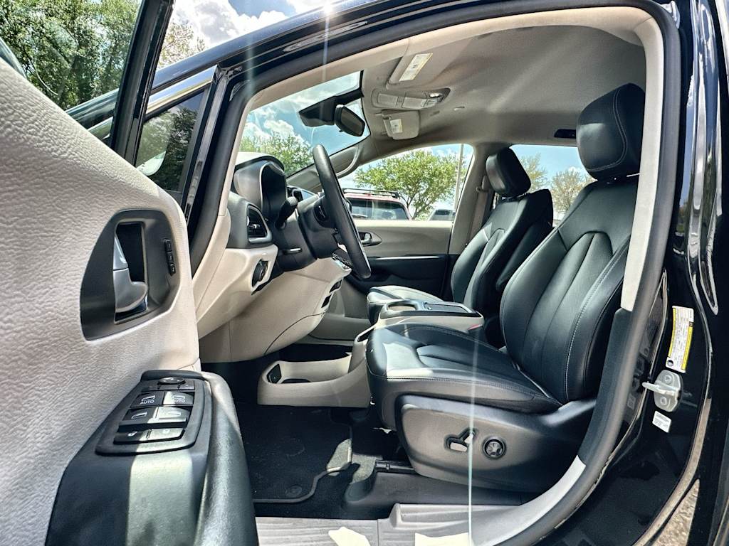 Thumbnail: 2024 Chrysler Pacifica - 11