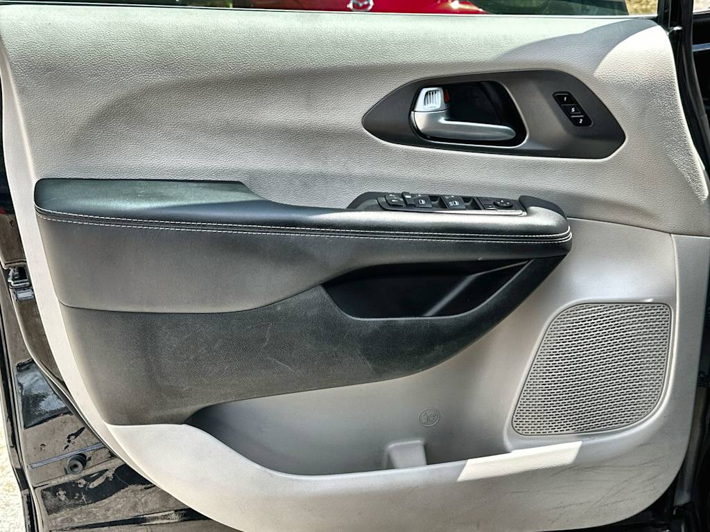 Thumbnail: 2024 Chrysler Pacifica - 28