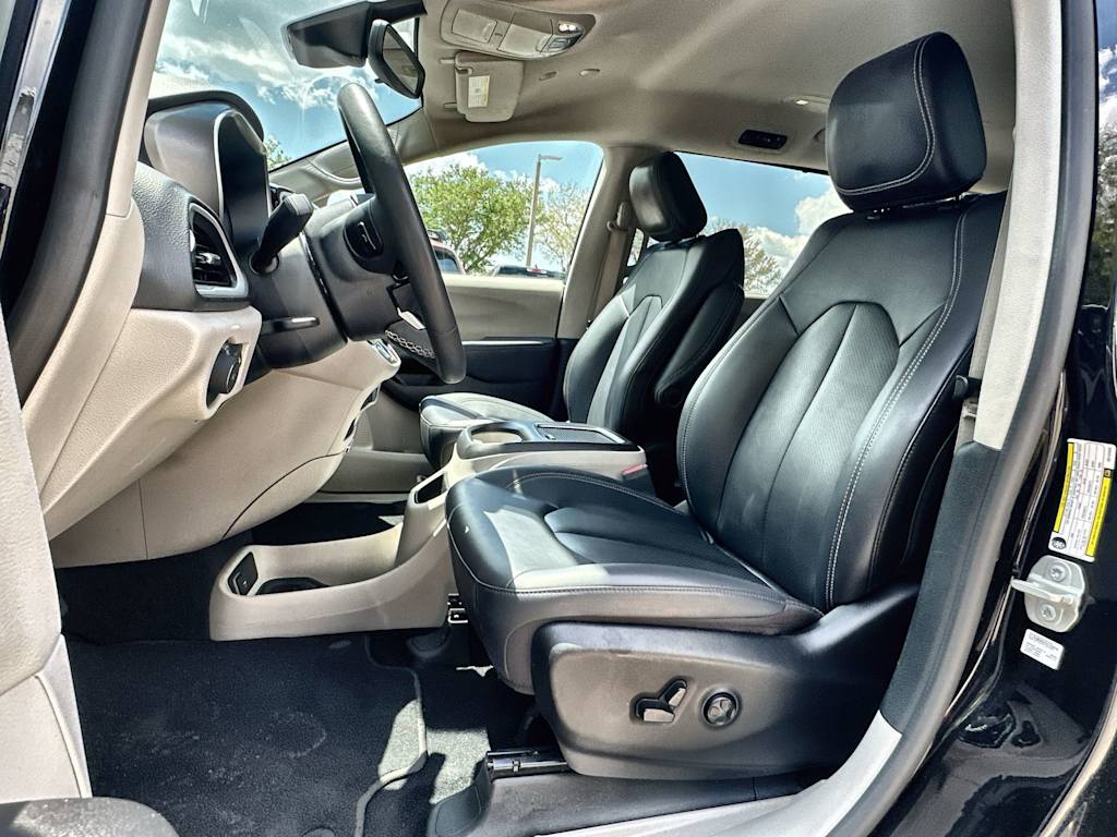 Thumbnail: 2024 Chrysler Pacifica - 12