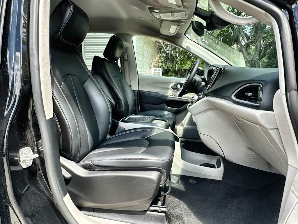 Thumbnail: 2024 Chrysler Pacifica - 20