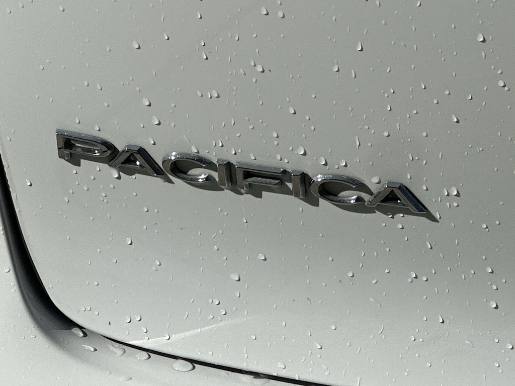 Thumbnail: 2022 Chrysler Pacifica - 7