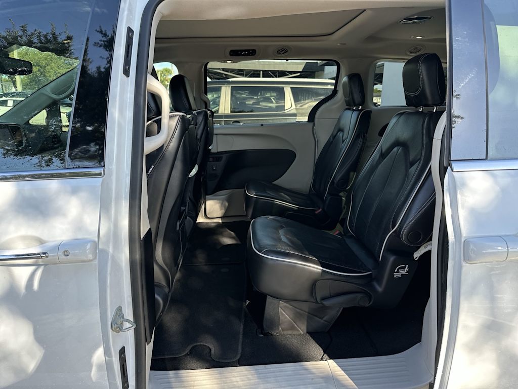 Thumbnail: 2022 Chrysler Pacifica - 12