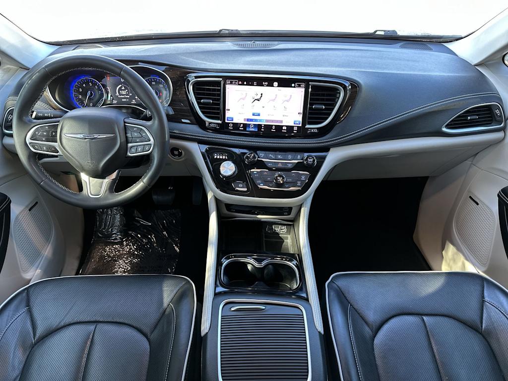 Thumbnail: 2022 Chrysler Pacifica - 9