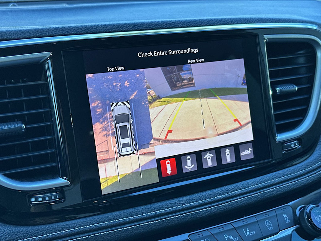 Thumbnail: 2022 Chrysler Pacifica - 25