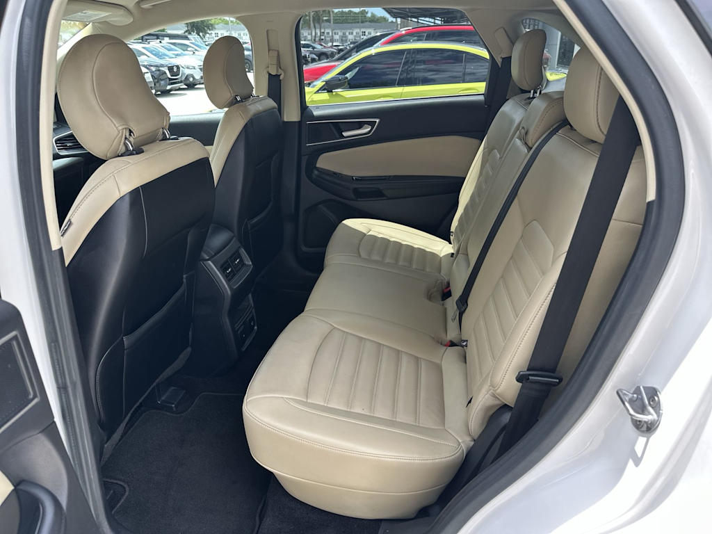 Thumbnail: 2016 Ford Edge - 12