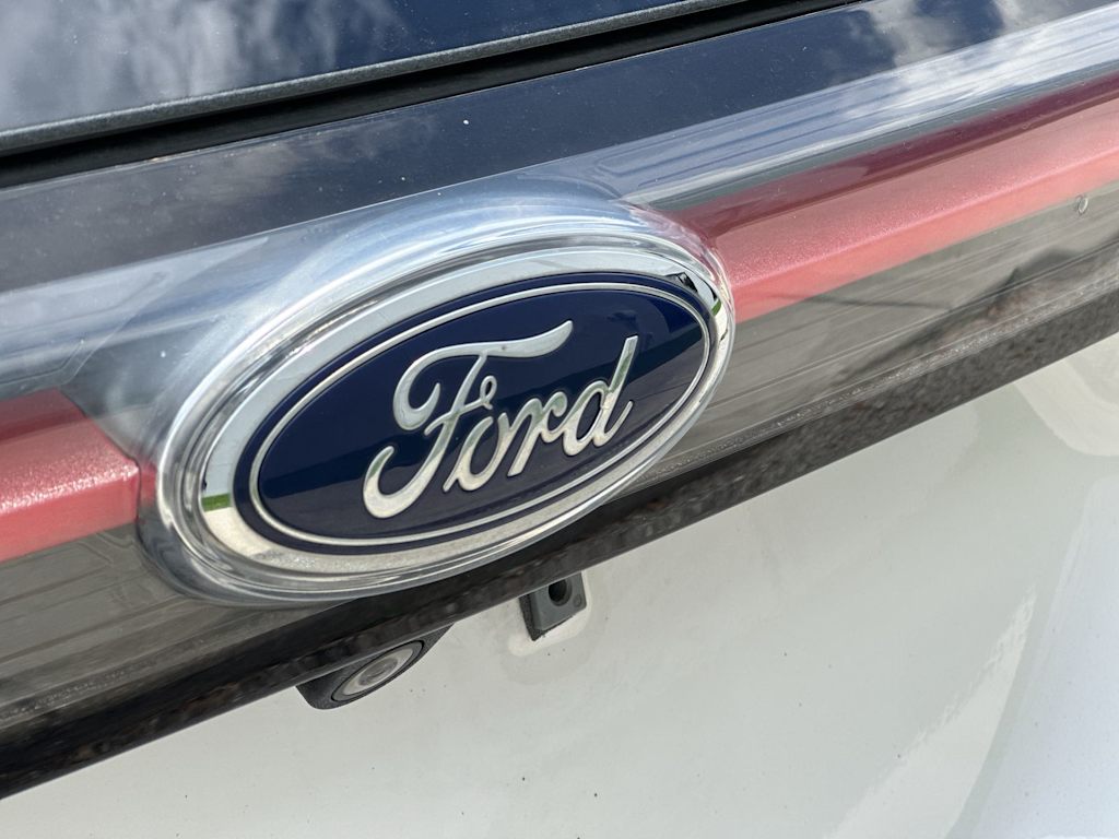 Thumbnail: 2016 Ford Edge - 25
