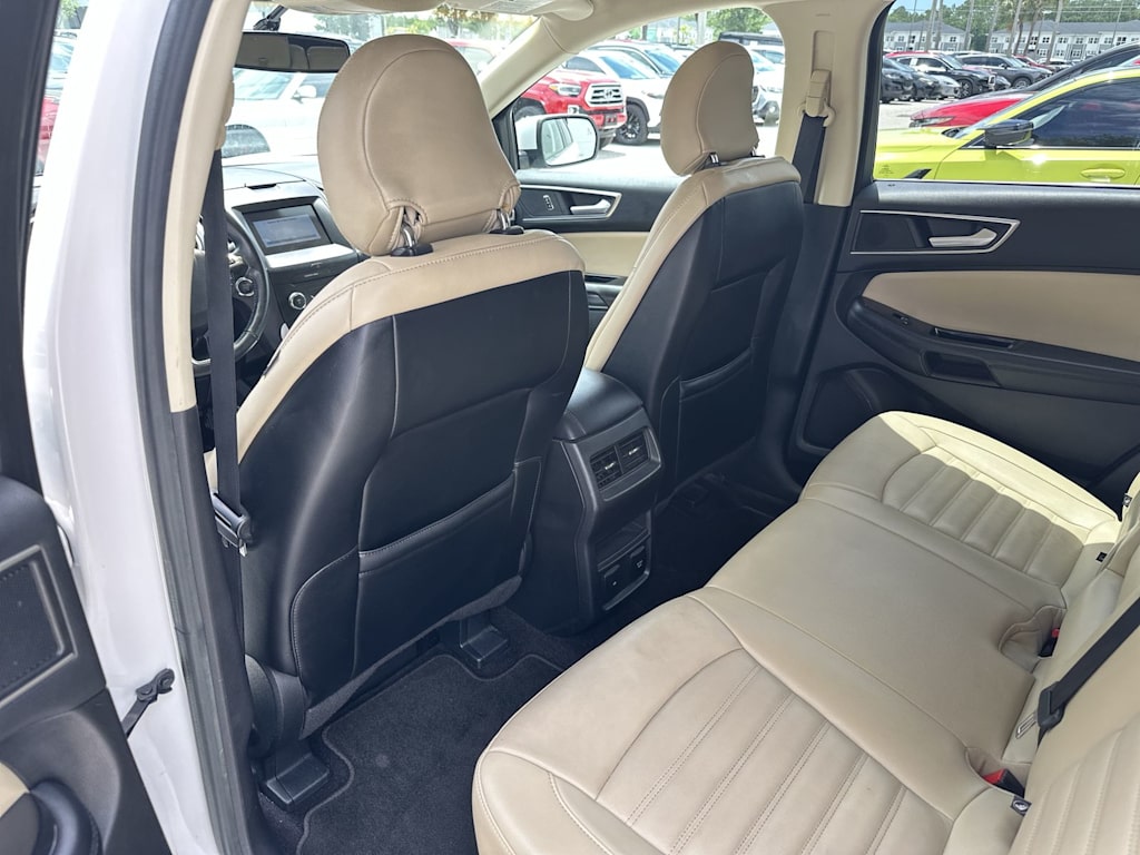 Thumbnail: 2016 Ford Edge - 26