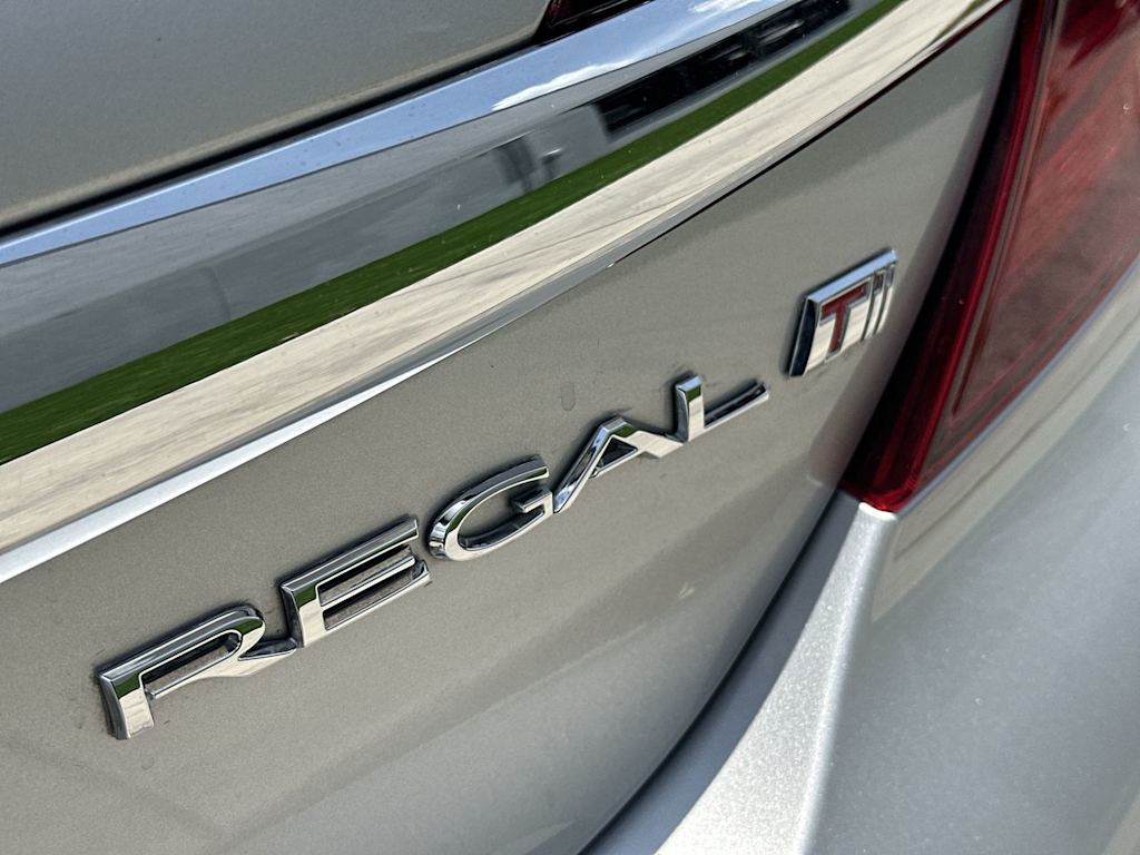 Thumbnail: 2017 Buick Regal - 6