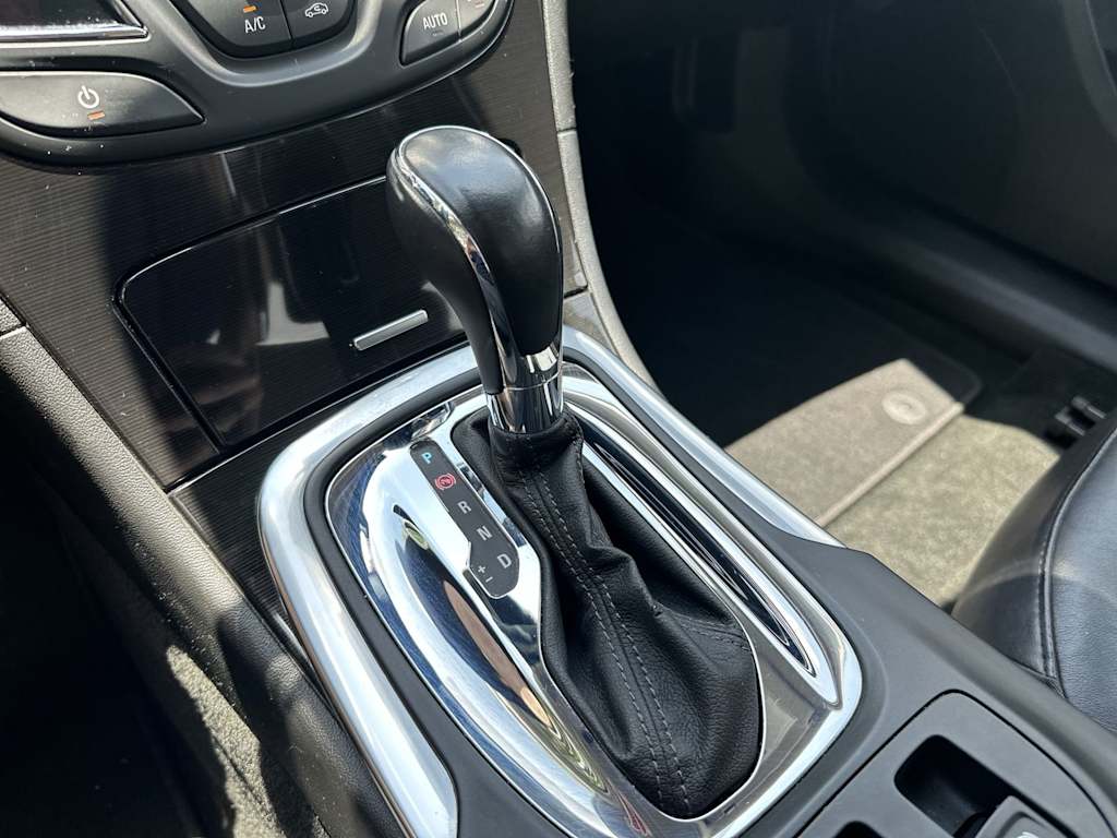 Thumbnail: 2017 Buick Regal - 25