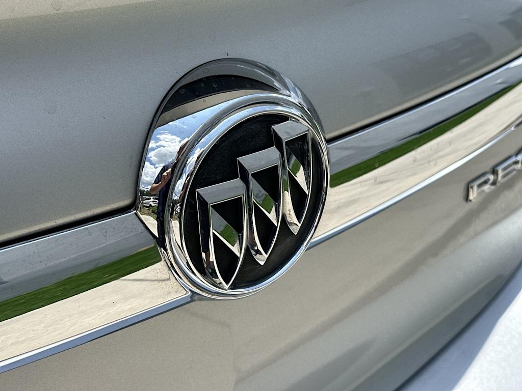 Thumbnail: 2017 Buick Regal - 22