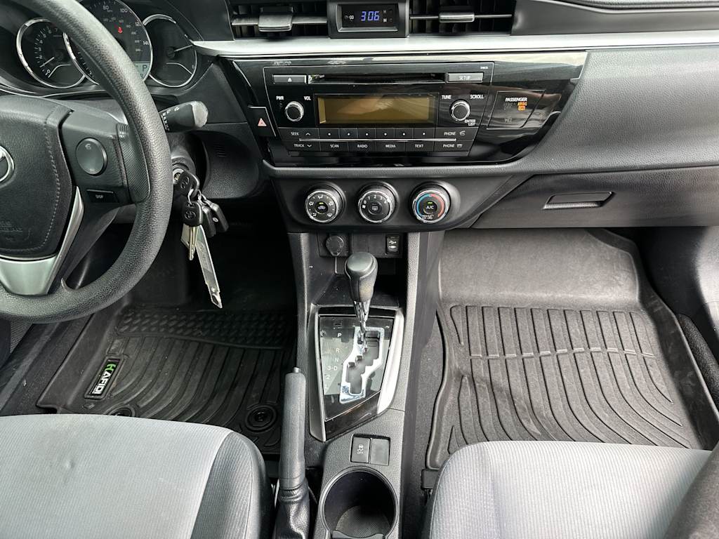 Thumbnail: 2015 Toyota Corolla - 11