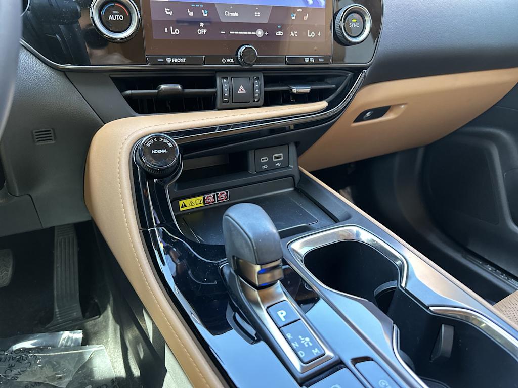 Thumbnail: 2025 Lexus ES - 14