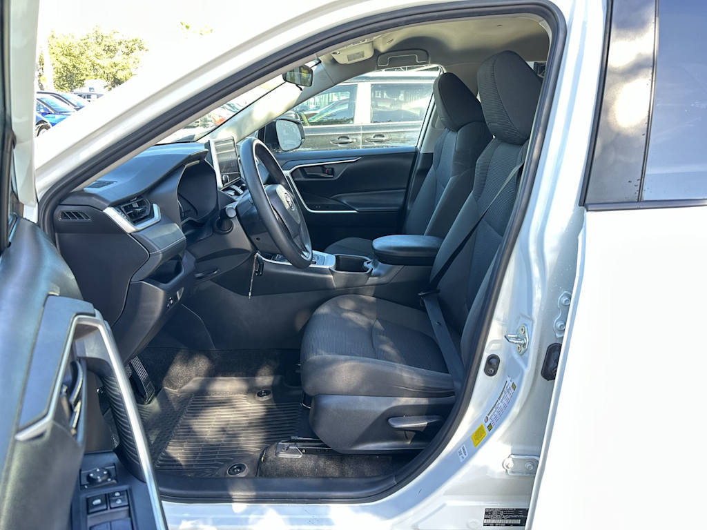 Thumbnail: 2024 Toyota RAV4 - 10