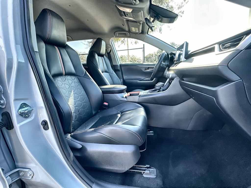 Thumbnail: 2024 Toyota RAV4 - 21