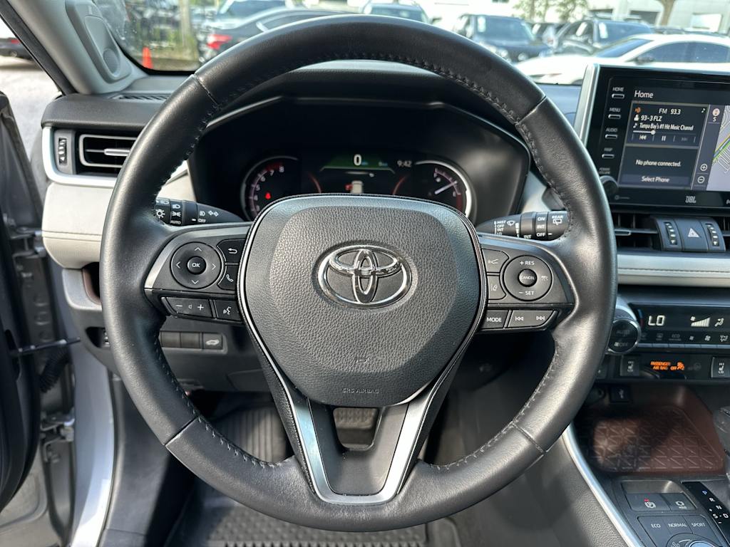 Thumbnail: 2020 Toyota RAV4 - 9