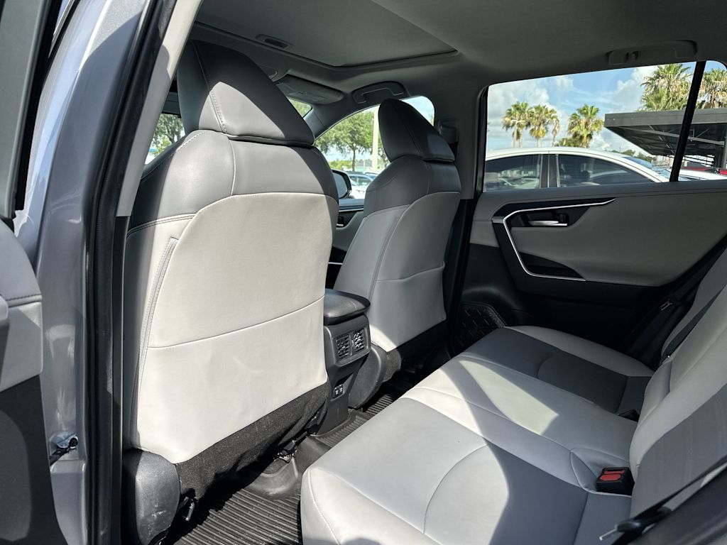 Thumbnail: 2020 Toyota RAV4 - 24