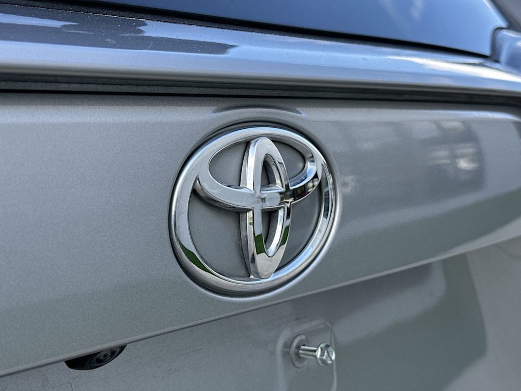 Thumbnail: 2020 Toyota RAV4 - 6