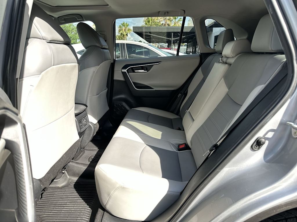 Thumbnail: 2020 Toyota RAV4 - 12
