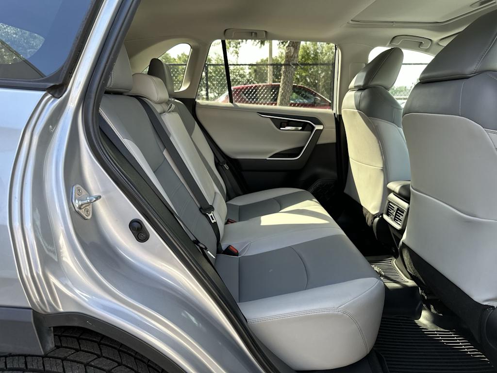Thumbnail: 2020 Toyota RAV4 - 25