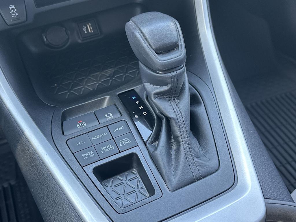 Thumbnail: 2023 Toyota RAV4 - 14